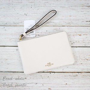 NWT Coach C3650G Pebble Leather Small Corner Zip Wristlet in Chalk
